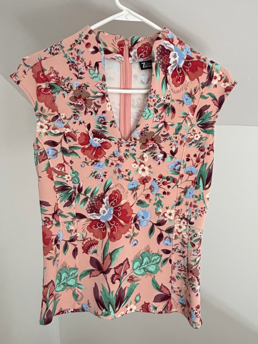 7th Avenue New York & Company Floral V-Neck Cap Sleeve Top